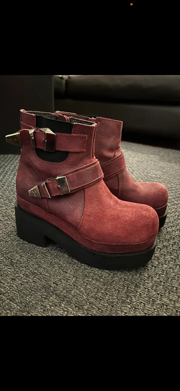 Sarkany · Talle AR 38