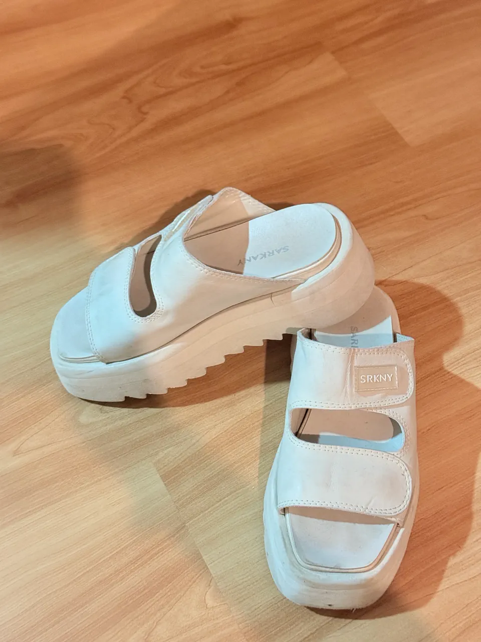 Sarkany · Talle AR 37