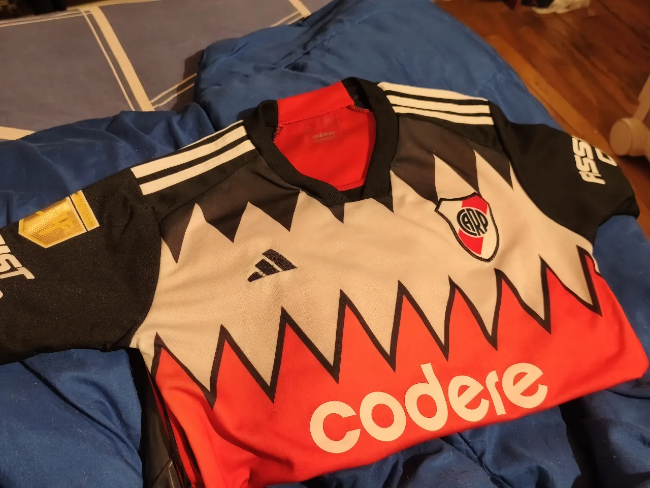 Camiseta adidas - imagen 1