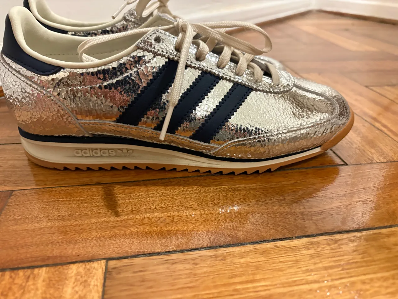 adidas · Talle US 7