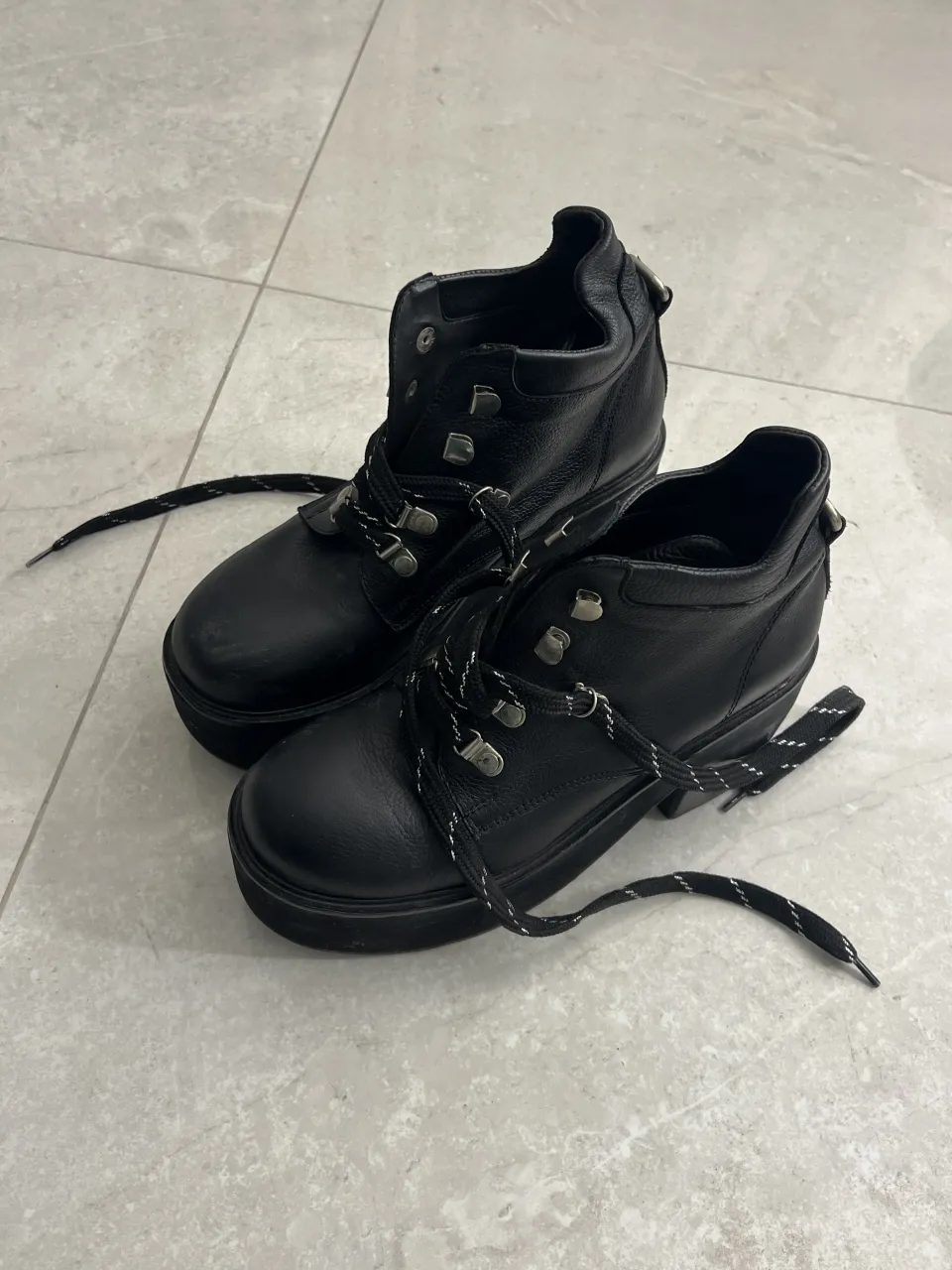 Sofia Sarkany · Talle AR 38