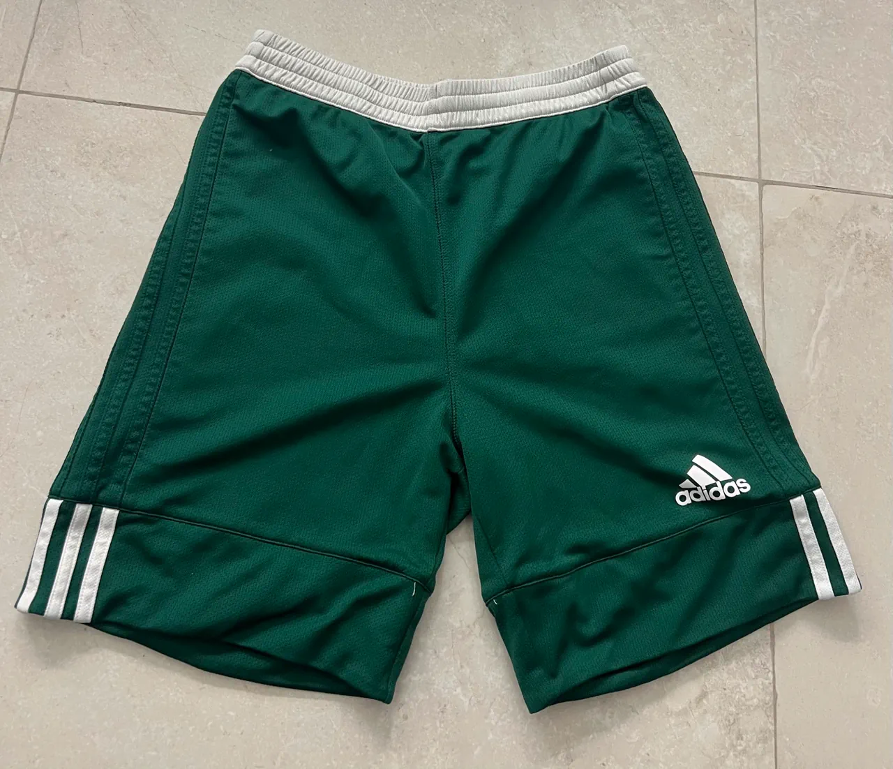 Ropa deportiva adidas · Talle 14 años / 164 cm