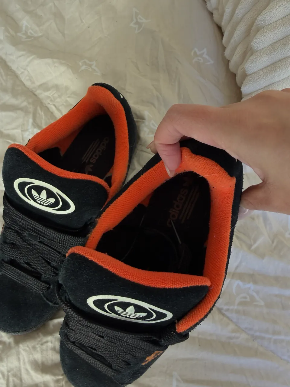 adidas · Talle AR 37