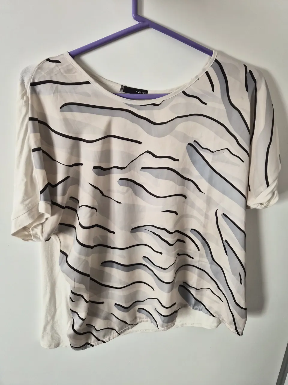 Remera Tucci · Talle M