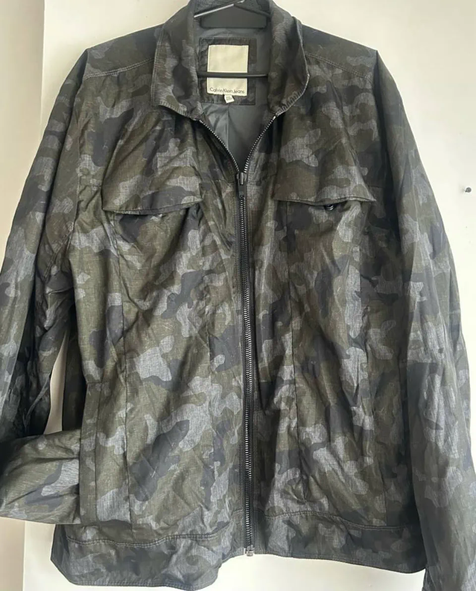 Campera Calvin Klein · Talle XXL