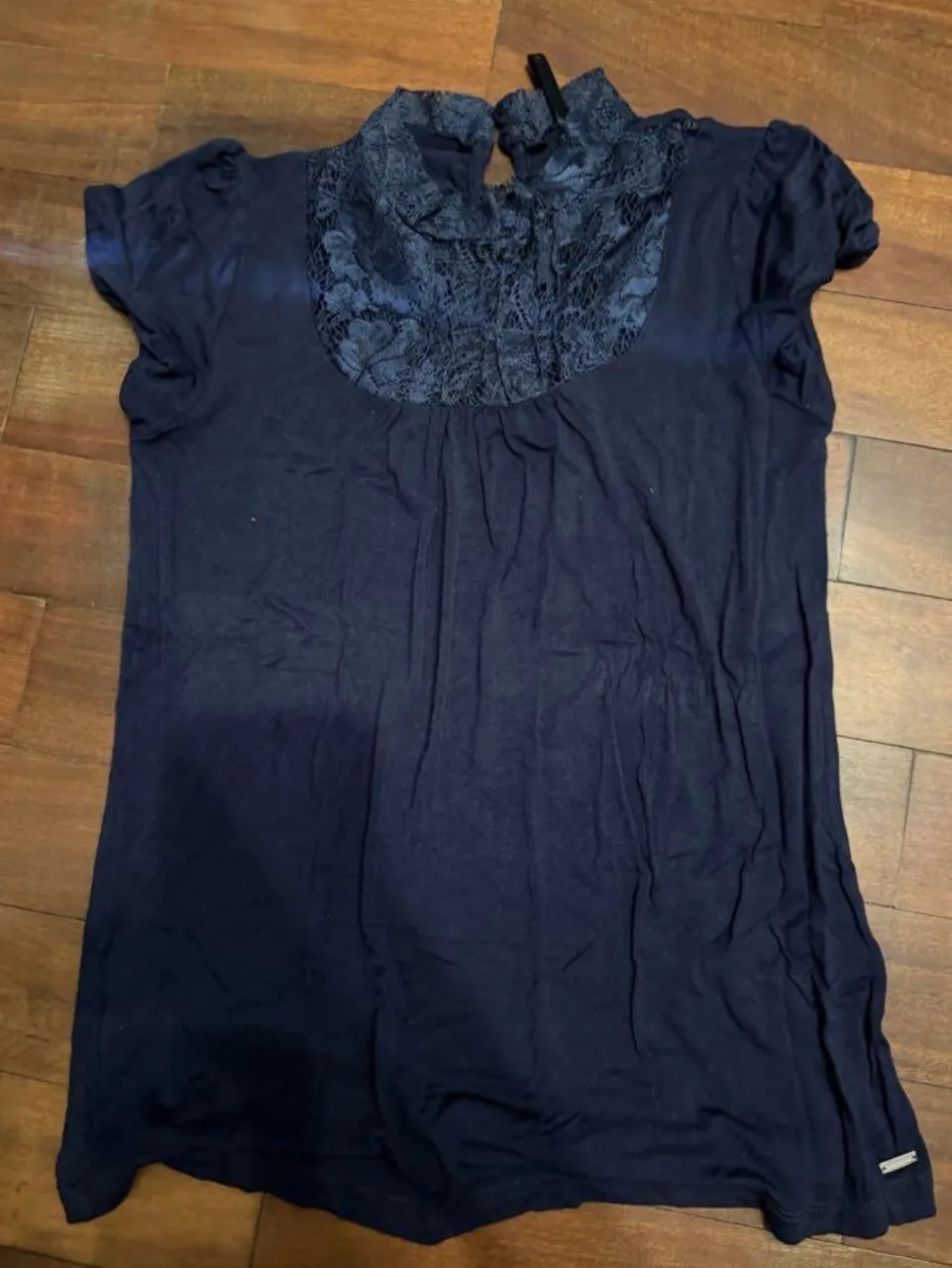 Remera Markova · Talle L