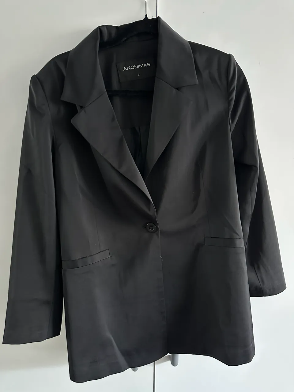 Traje Anonimas - imagen 1