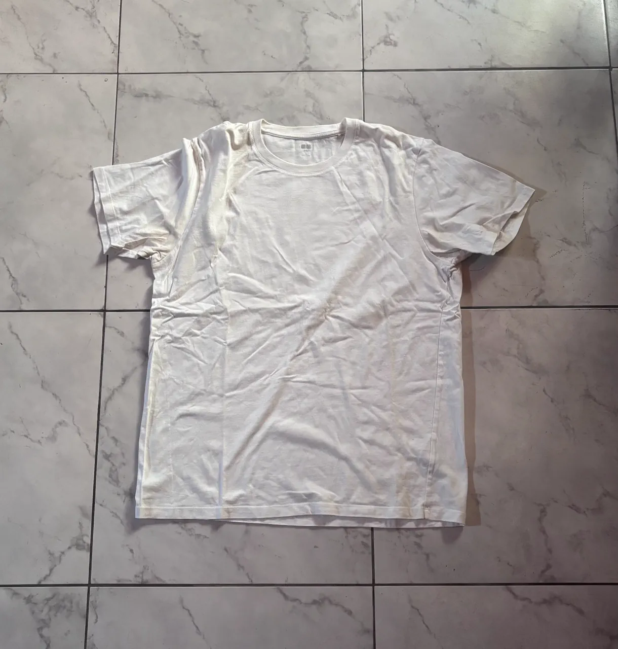 Remera Uniqlo · Talle L
