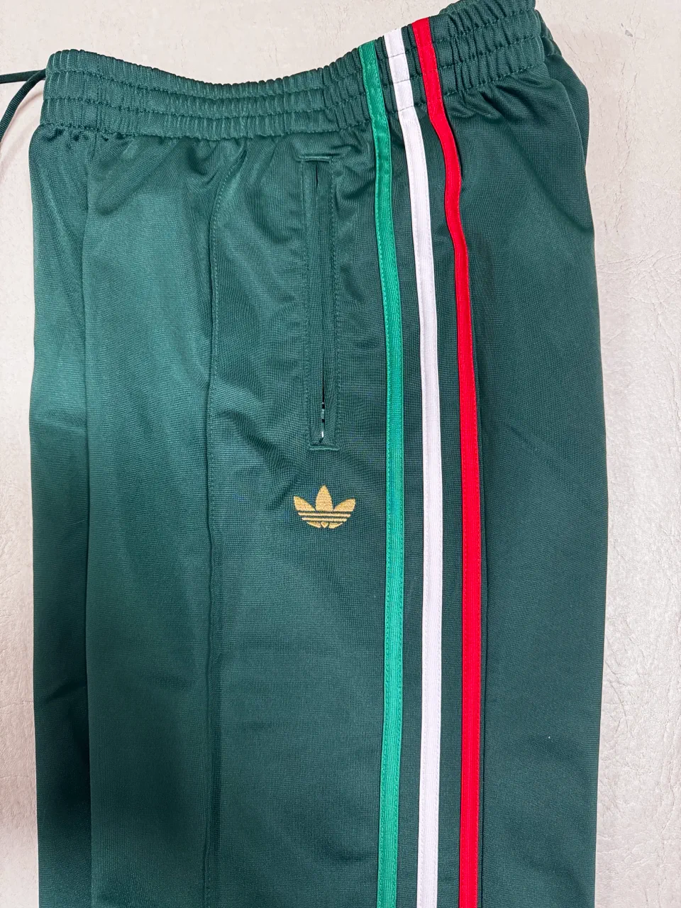 Pantalón adidas - imagen 1
