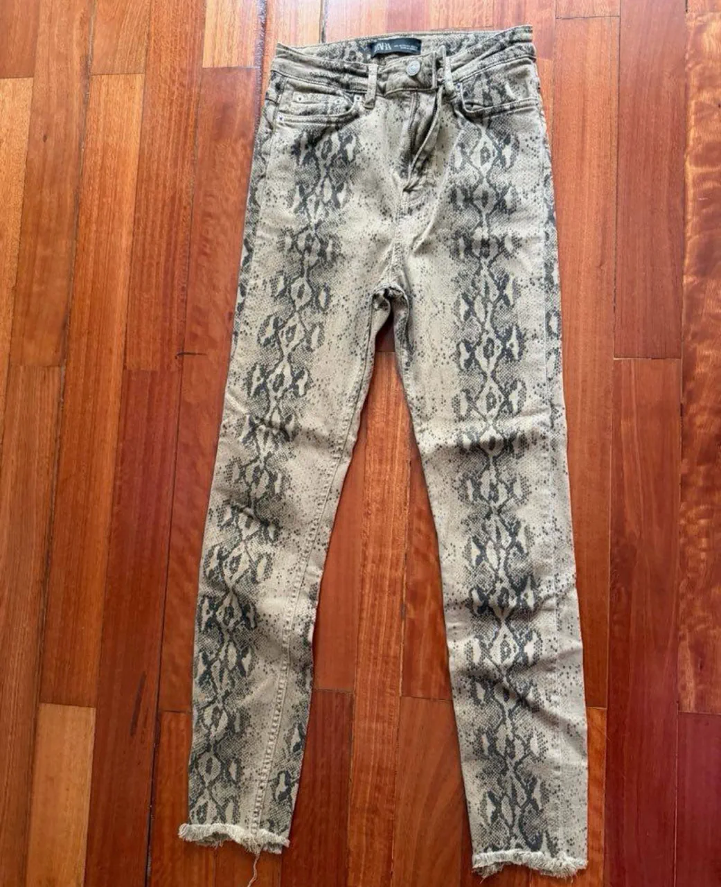 Zara · Talle EU 36