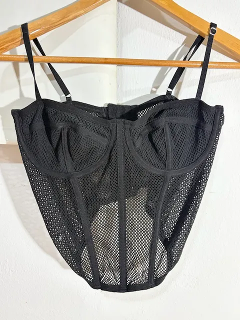 Urban Outfitters · Talle L