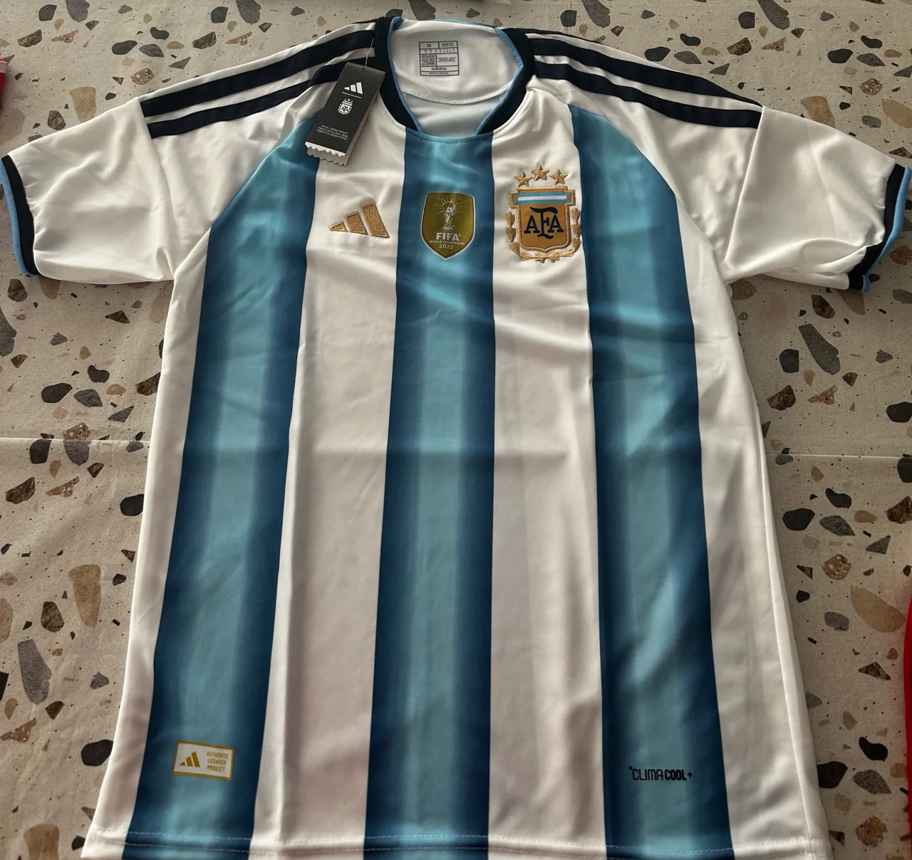 Camiseta adidas - imagen 1