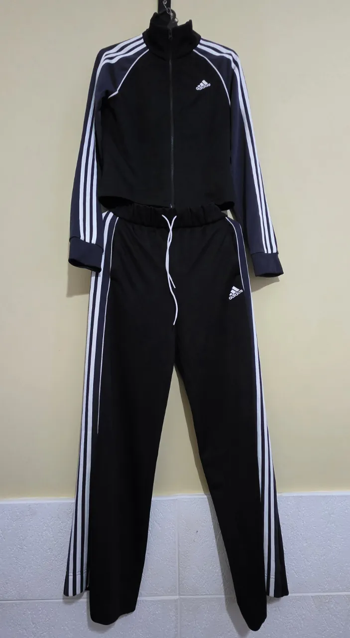adidas · Talle S