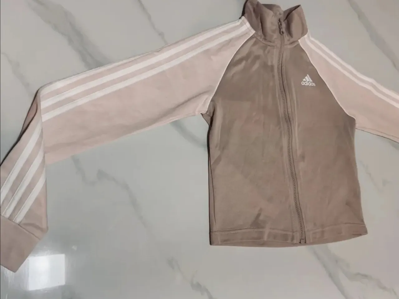 adidas · Talle S