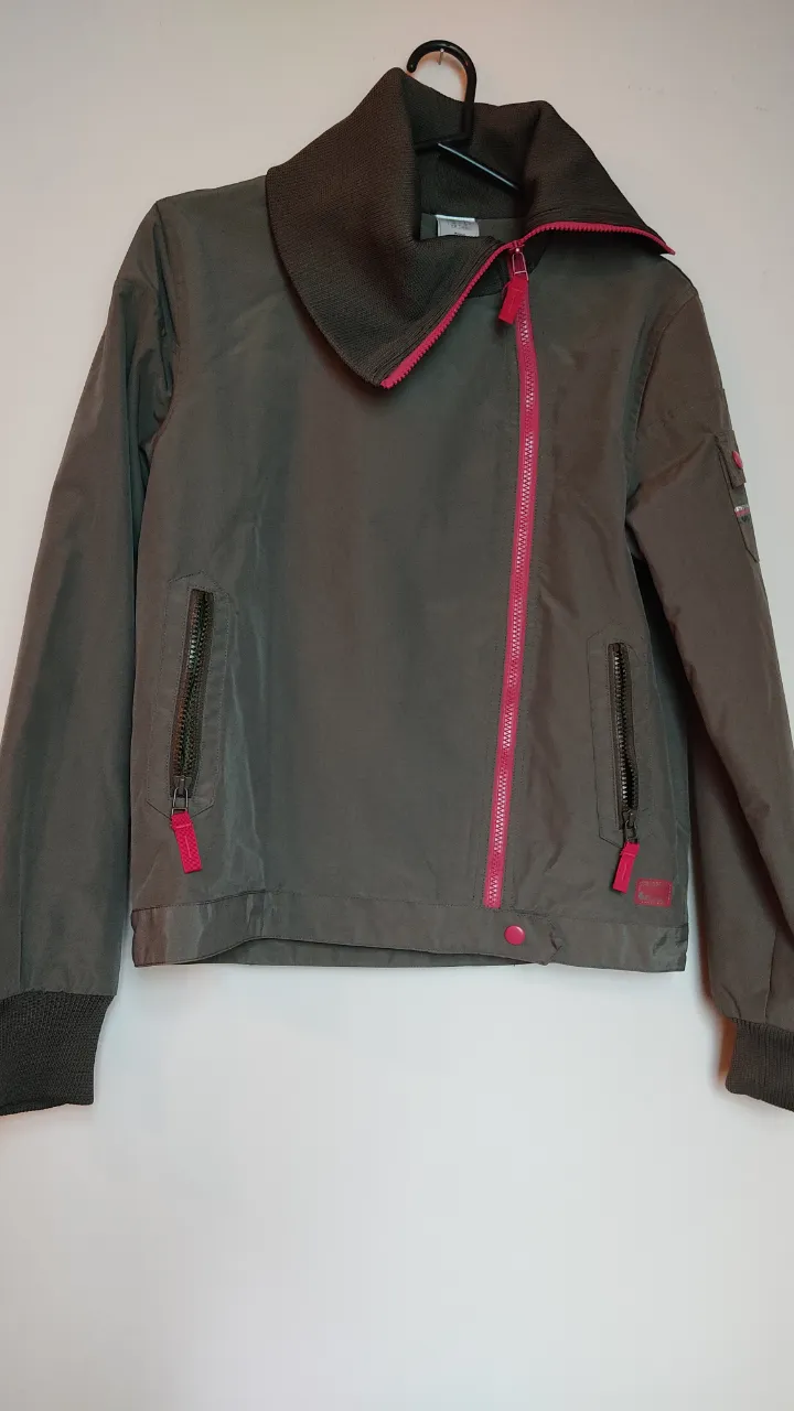 Campera Decathlon · Talle S