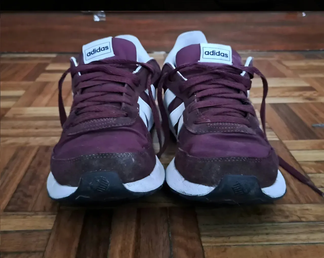 adidas · Talle AR 40
