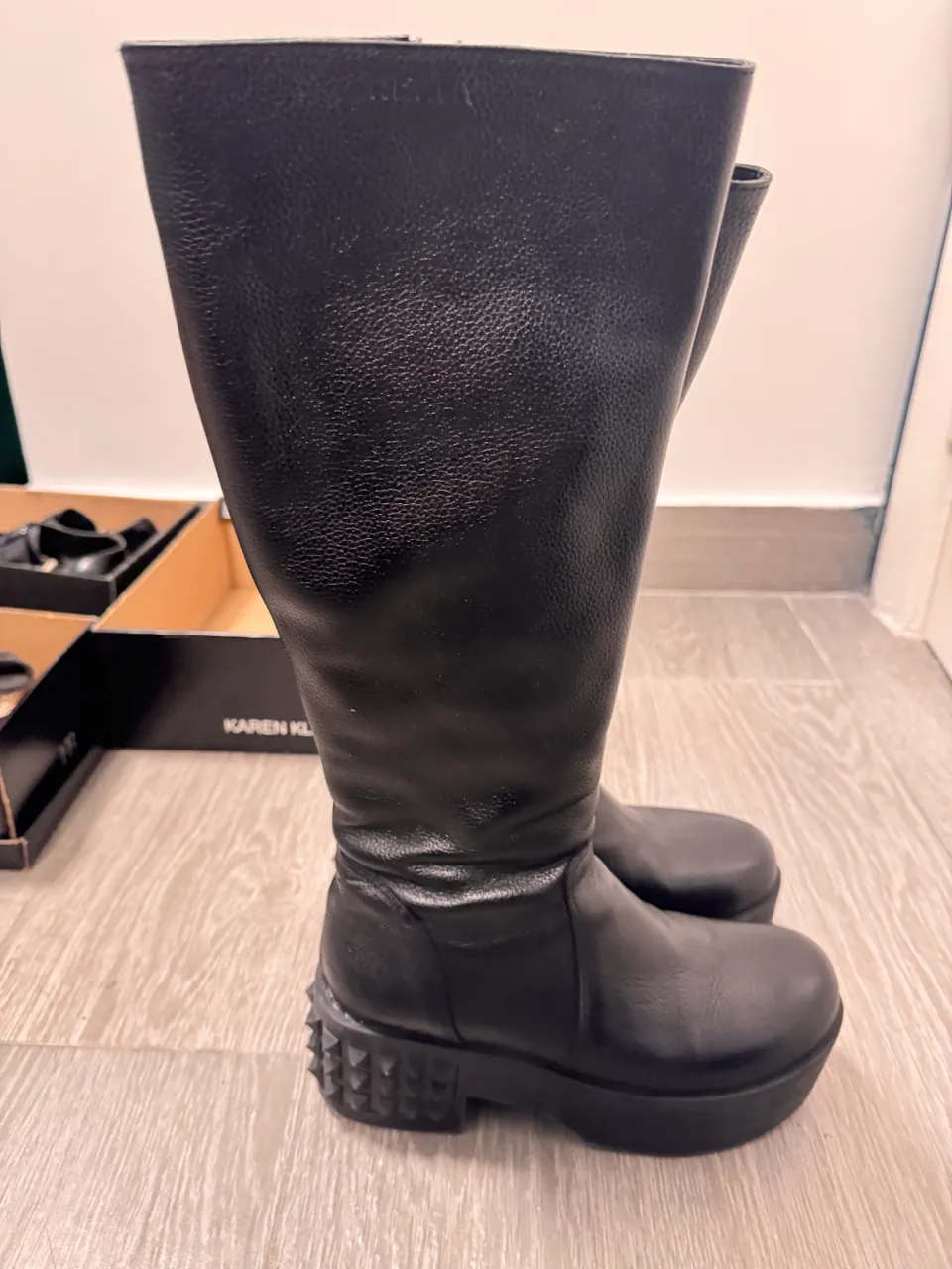 Sarkany · Talle AR 36