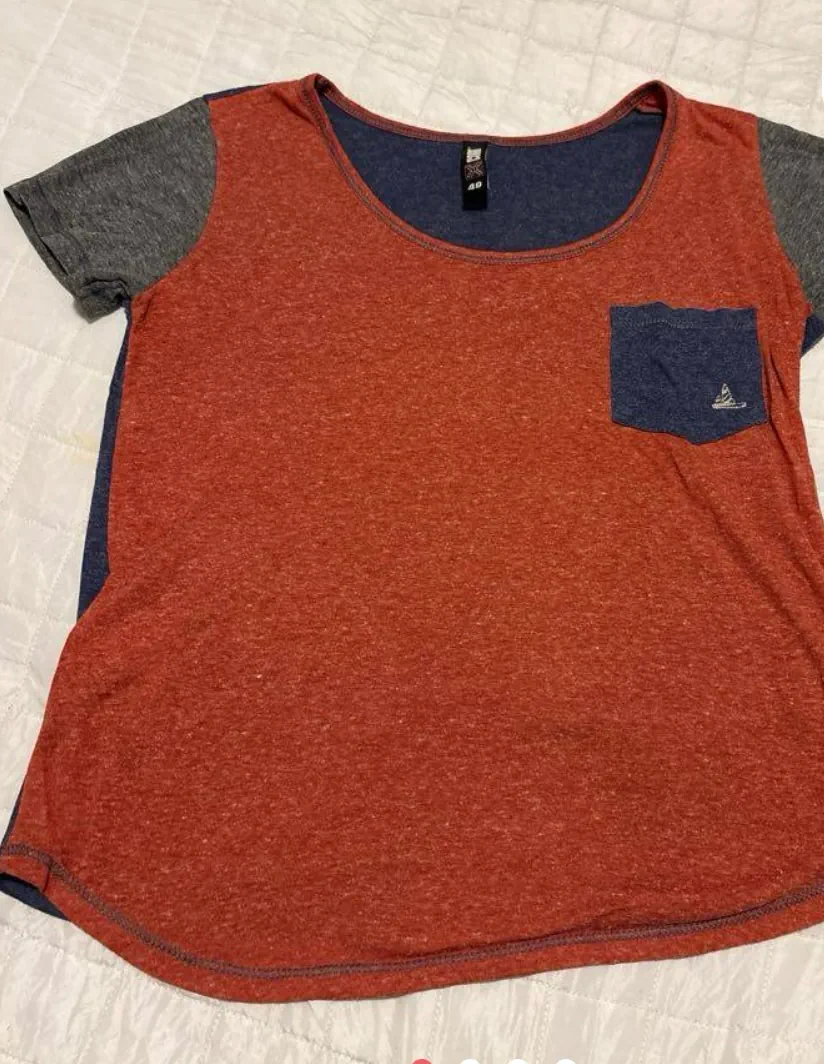 Remera JOHN L. COOK - imagen 1