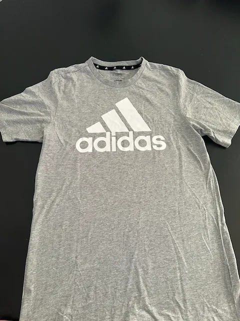 adidas · Talle M