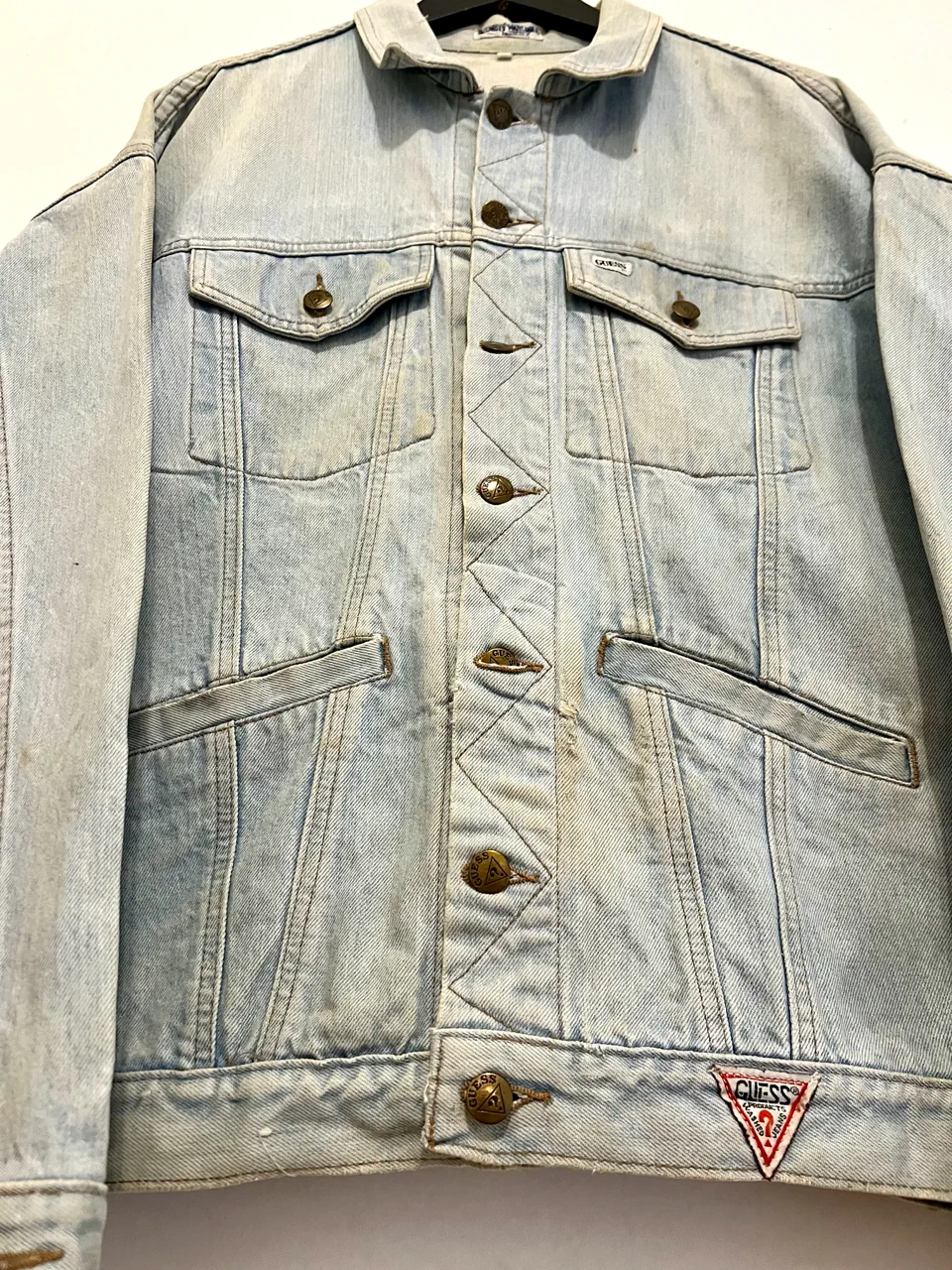 Campera GUESS · Talle L