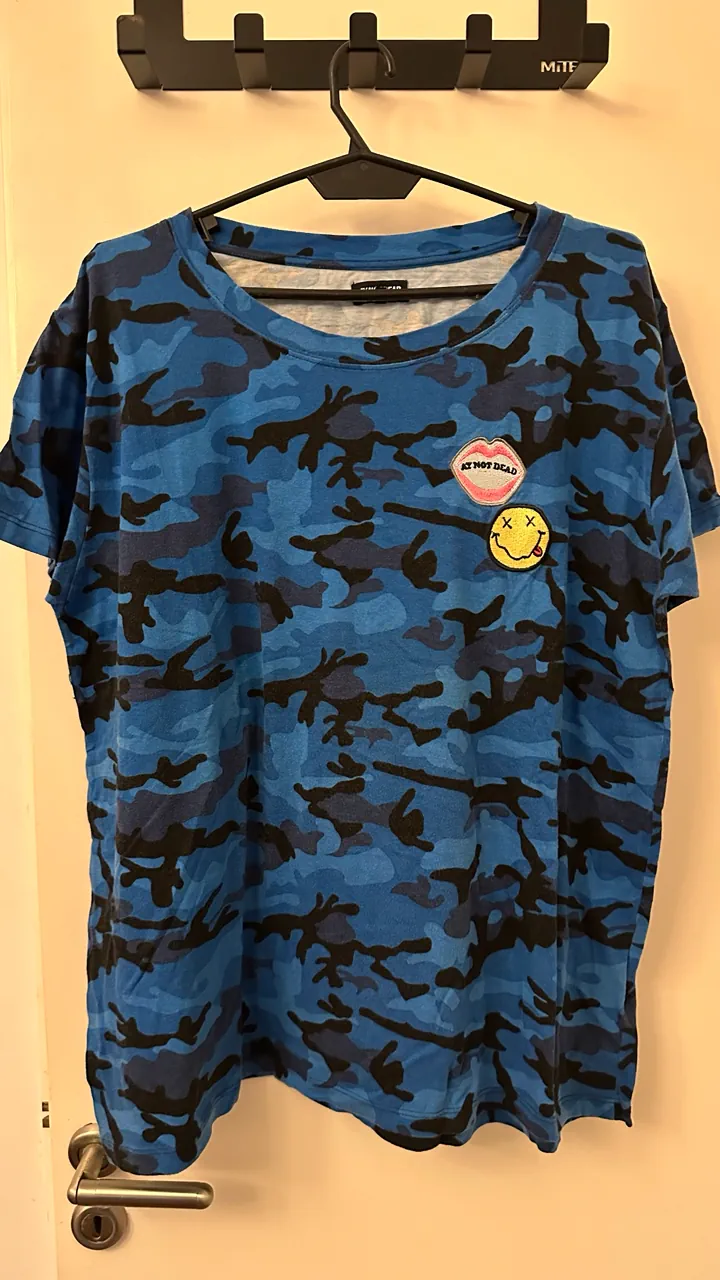 Remera Ay Not Dead - imagen 1