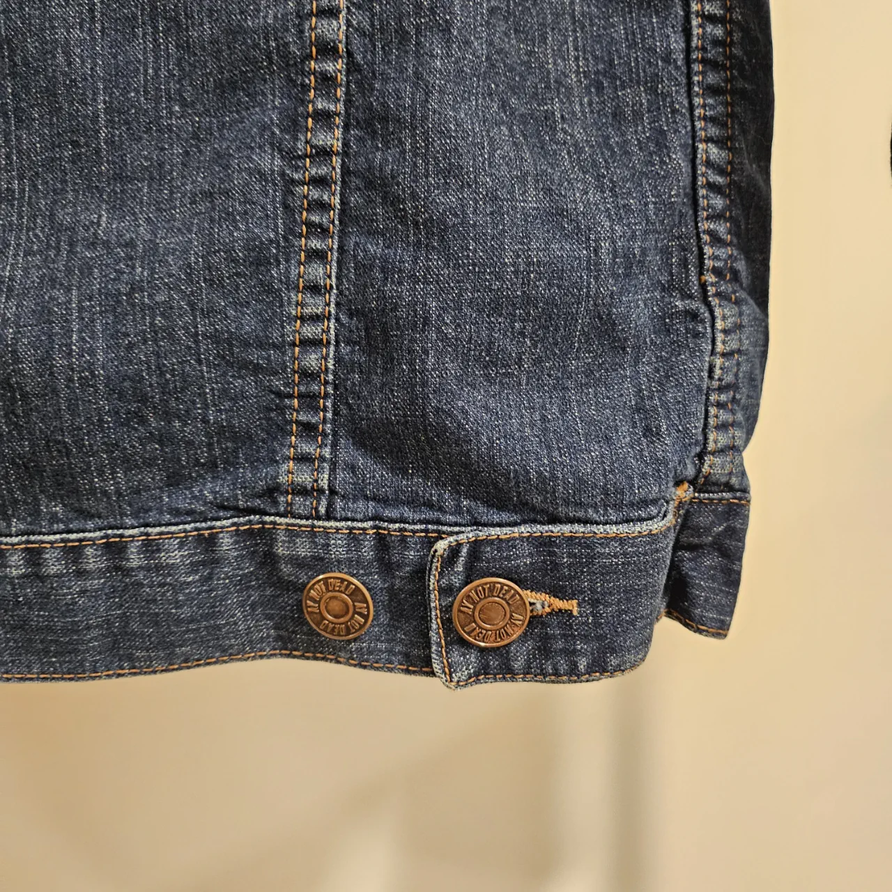 Campera Ay Not Dead - imagen 6