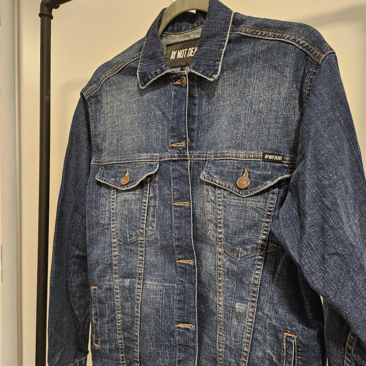 Campera Ay Not Dead - imagen 2
