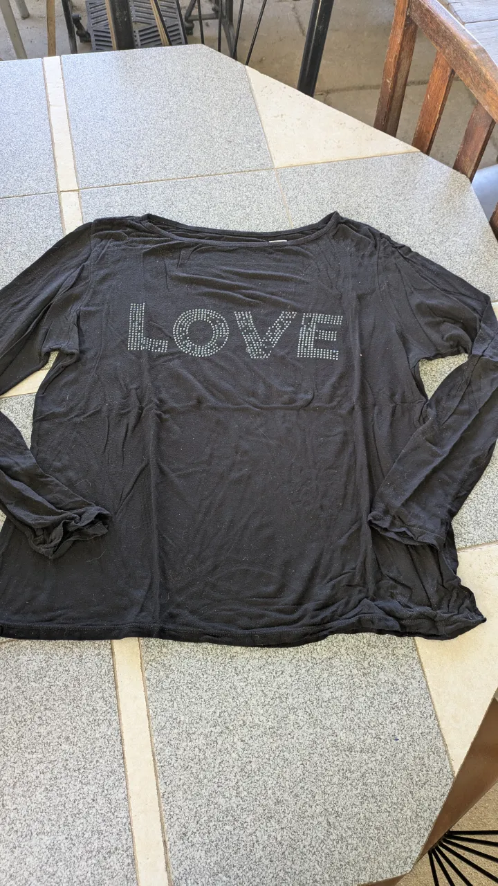 Remera A ≠ - imagen 1