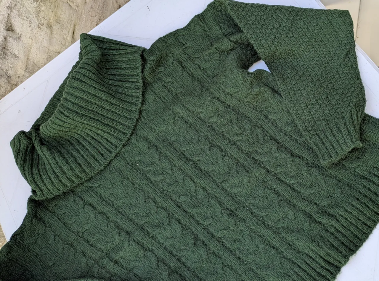 Polera A ≠ - imagen 1