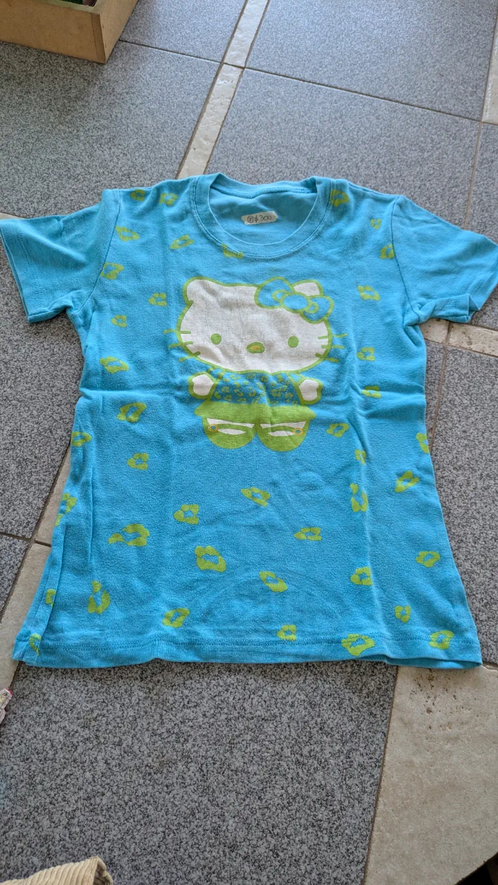 Remera Hello Kitty · Talle 13 años / 158 cm