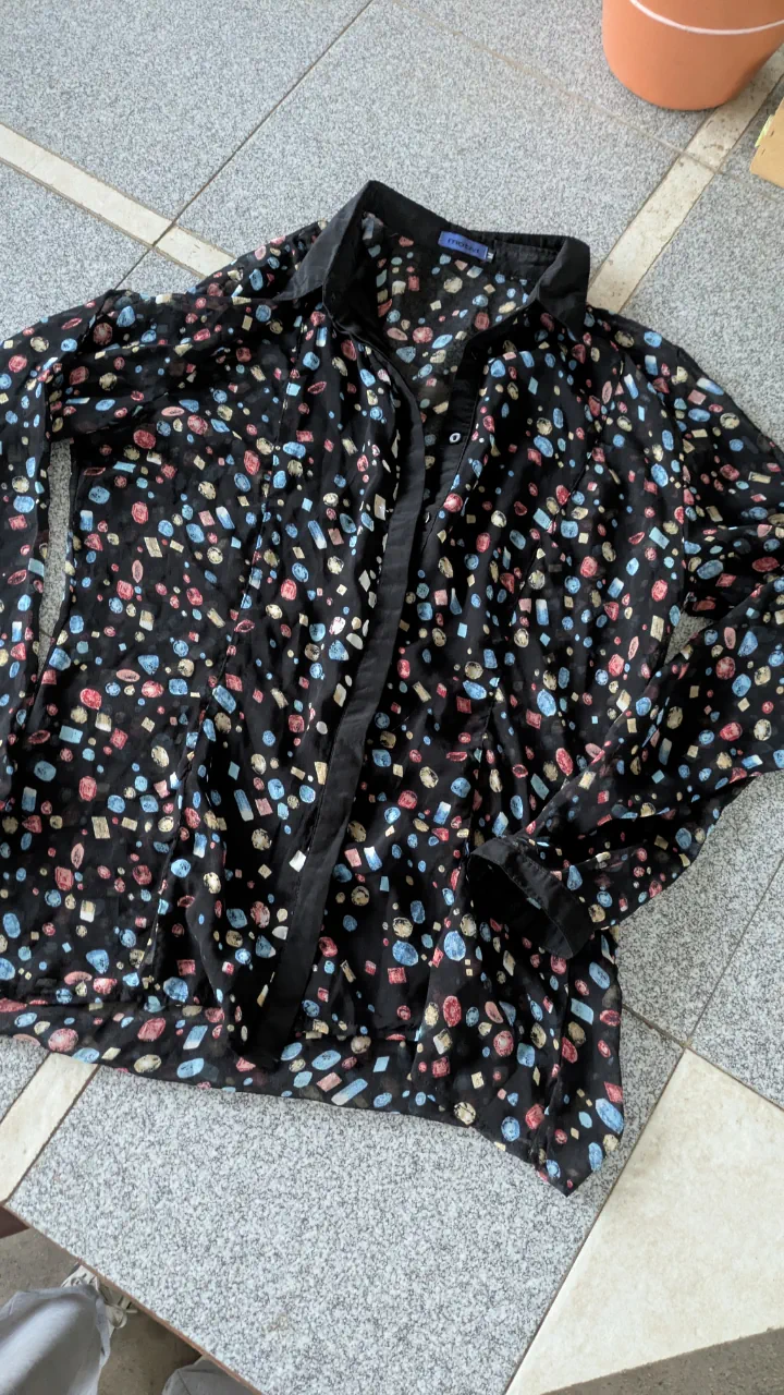 Camisa motivi · Talle M