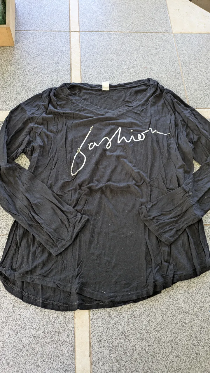 Remera A ≠ - imagen 1
