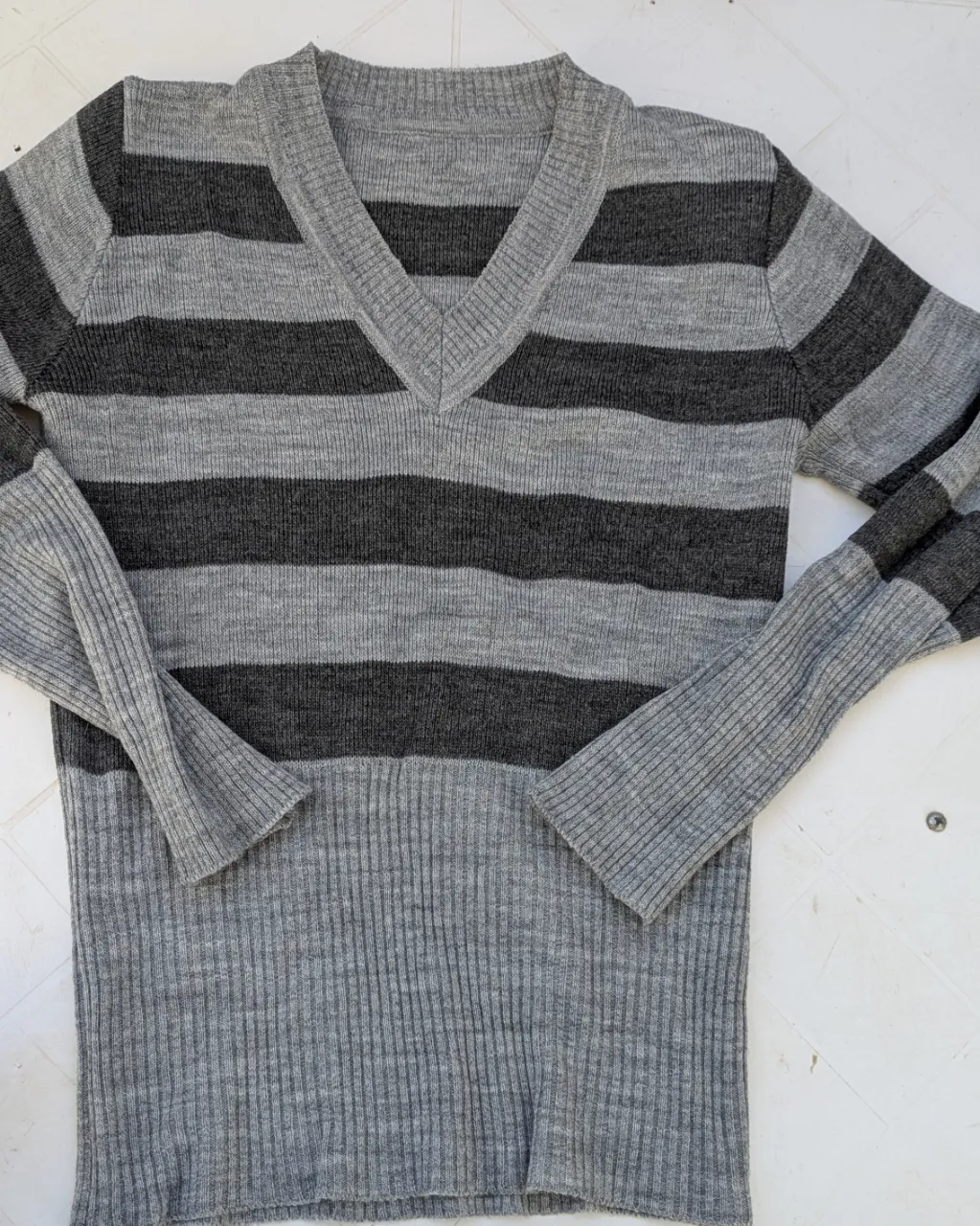 Sweater A ≠ - imagen 1