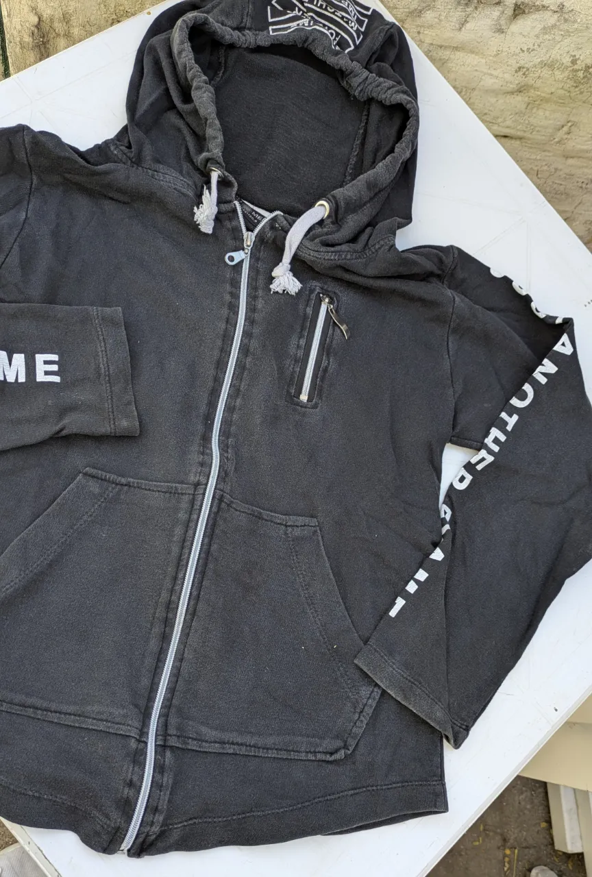 Campera A ≠ - imagen 1