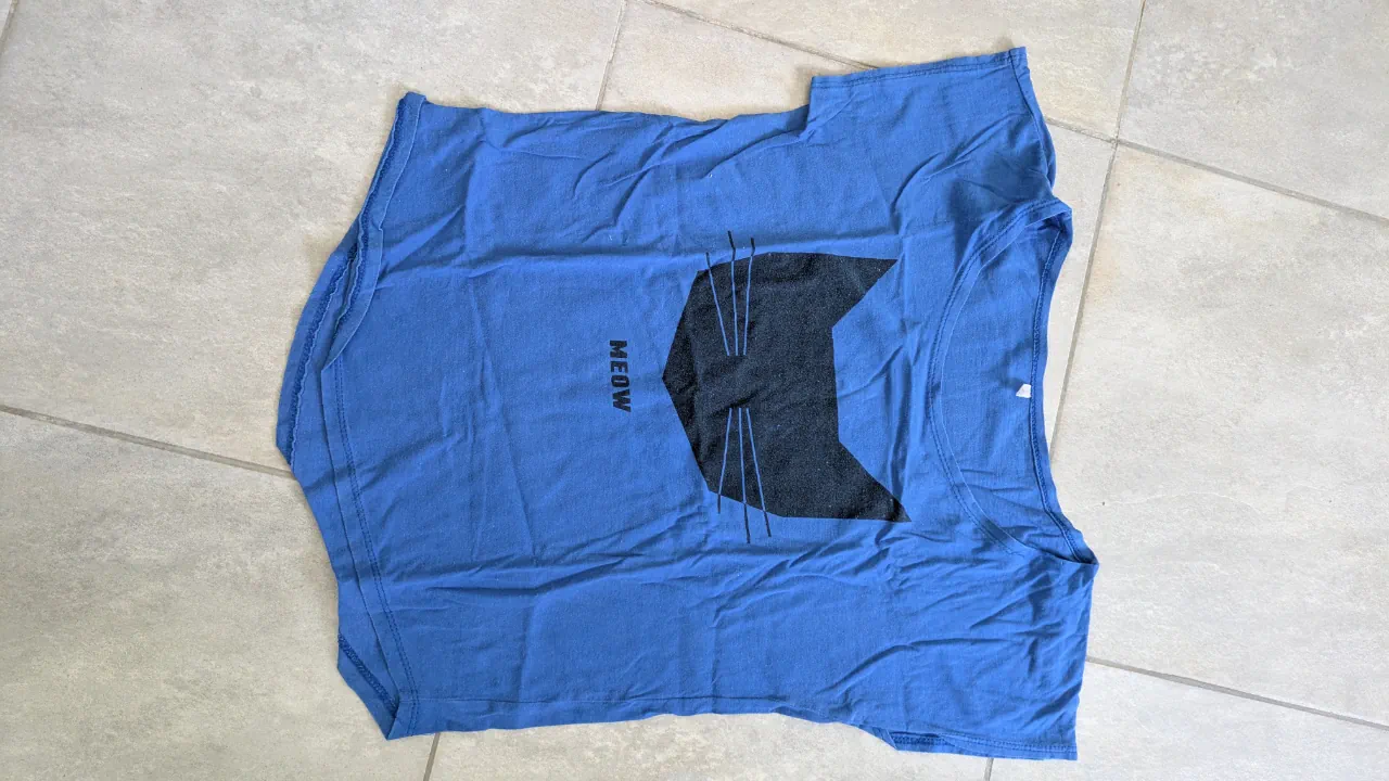 Remera A.. · Talle M