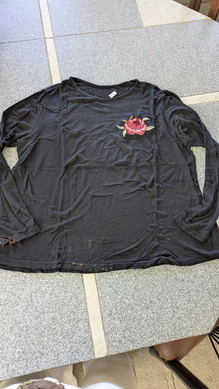 Remera A ≠ - imagen 1