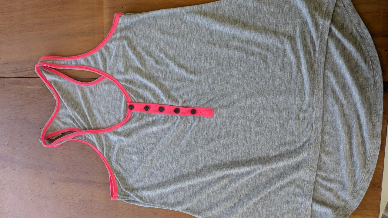 Musculosa Sin marca · Talle L
