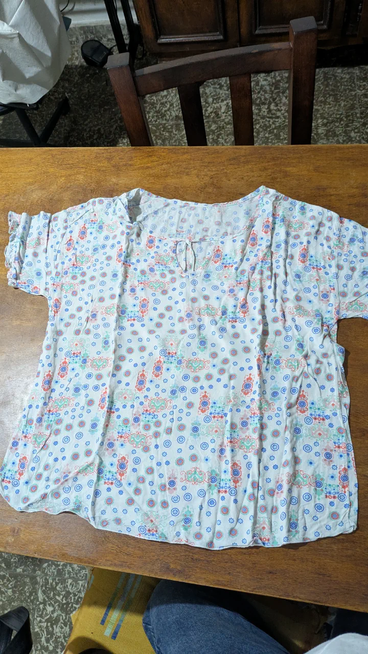 Remera Flores - imagen 1