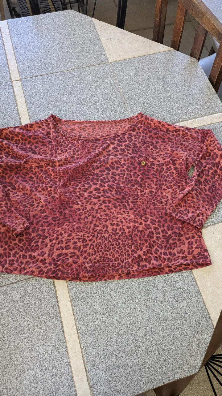 Remera A ≠ - imagen 1