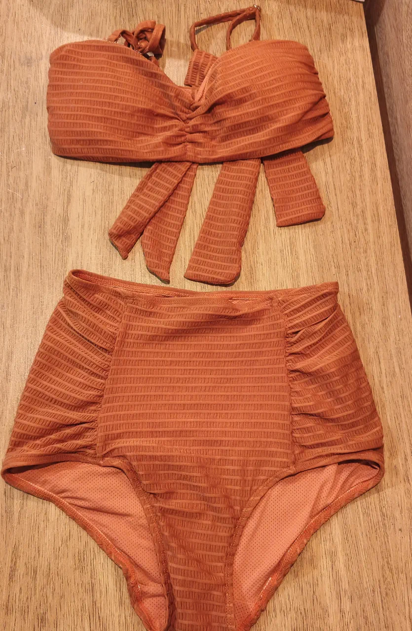 Bikini Aimuhu - imagen 1