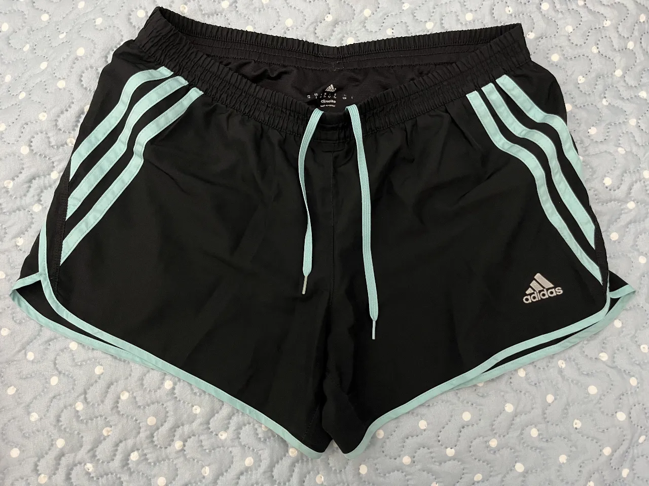 Short adidas · Talle MEX/ARG 42