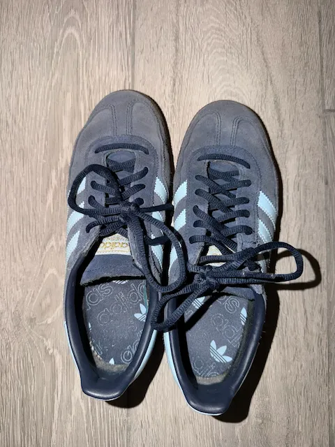 adidas · Talle US 7