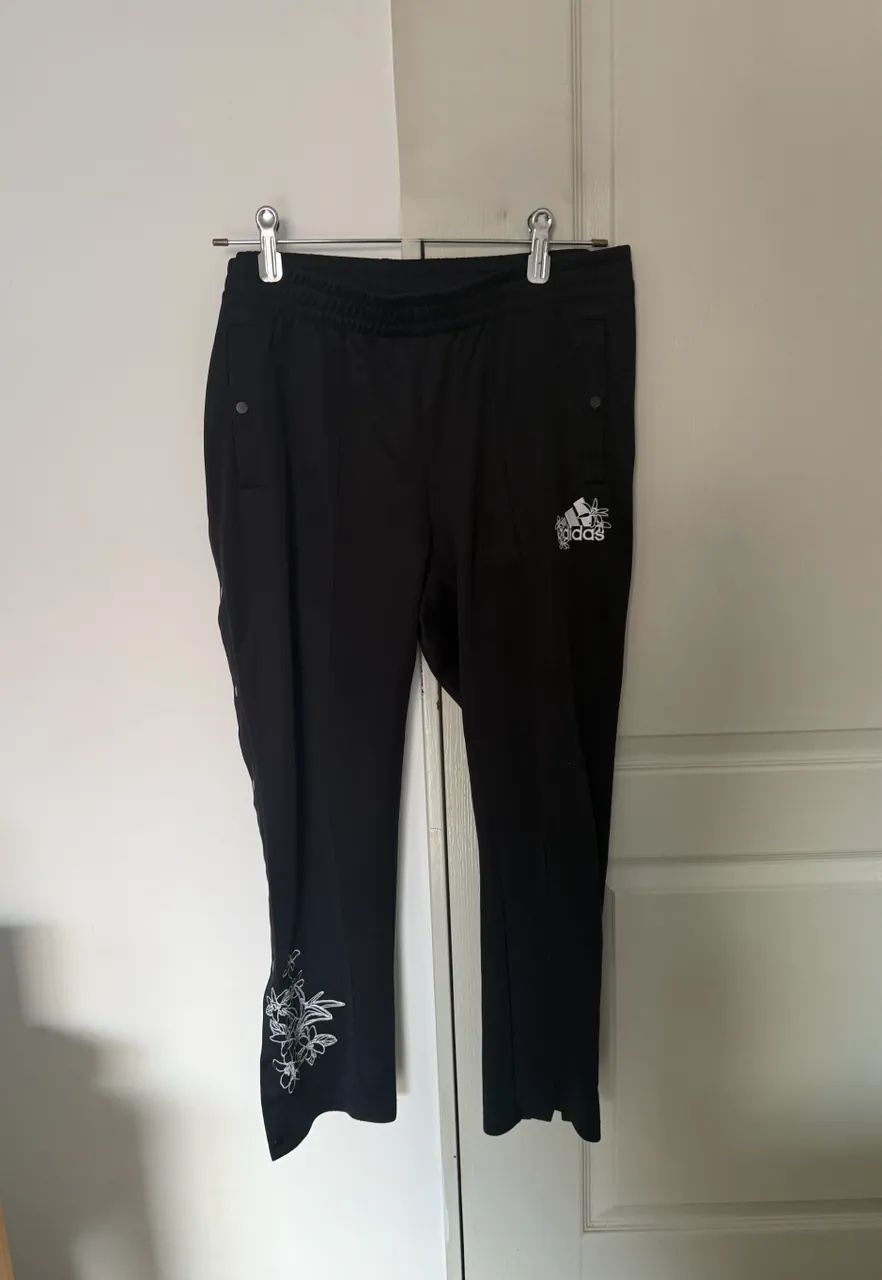 adidas · Talle L