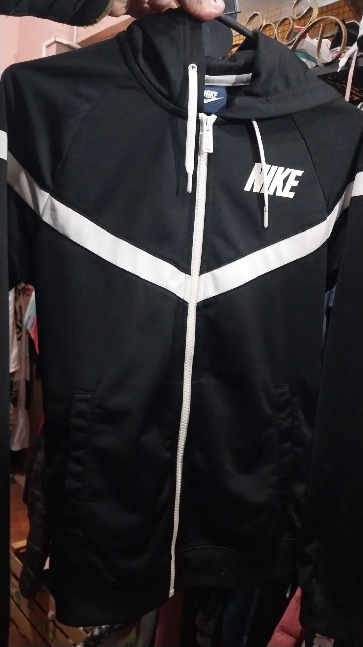 Campera Nike - imagen 1