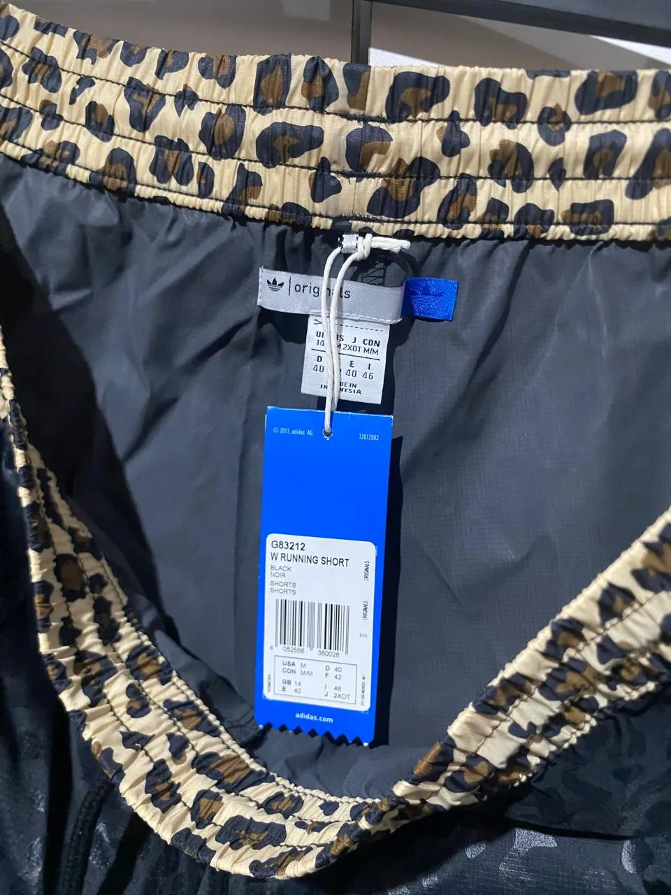 Short adidas · Talle L