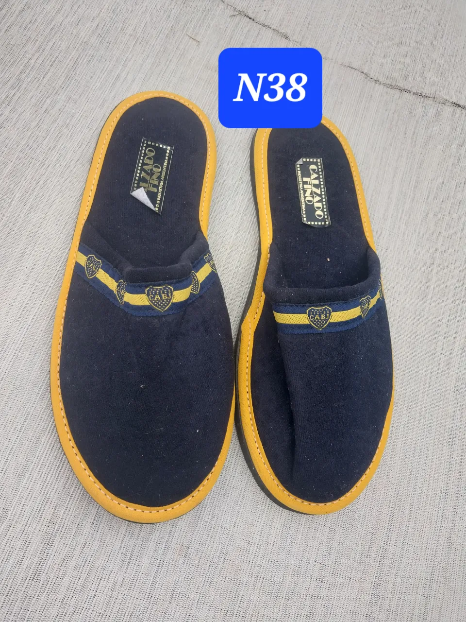 Pantuflas A ≠ - imagen 1