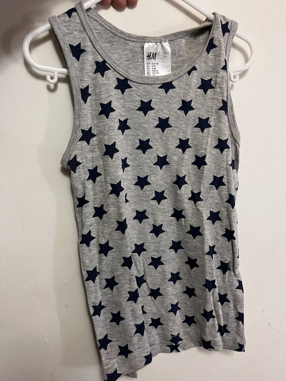 Remera H&M · Talle 5 años / 110 cm