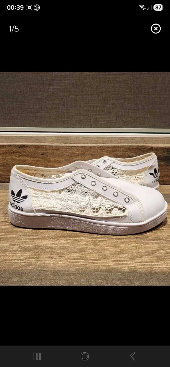 adidas · Talle AR 36