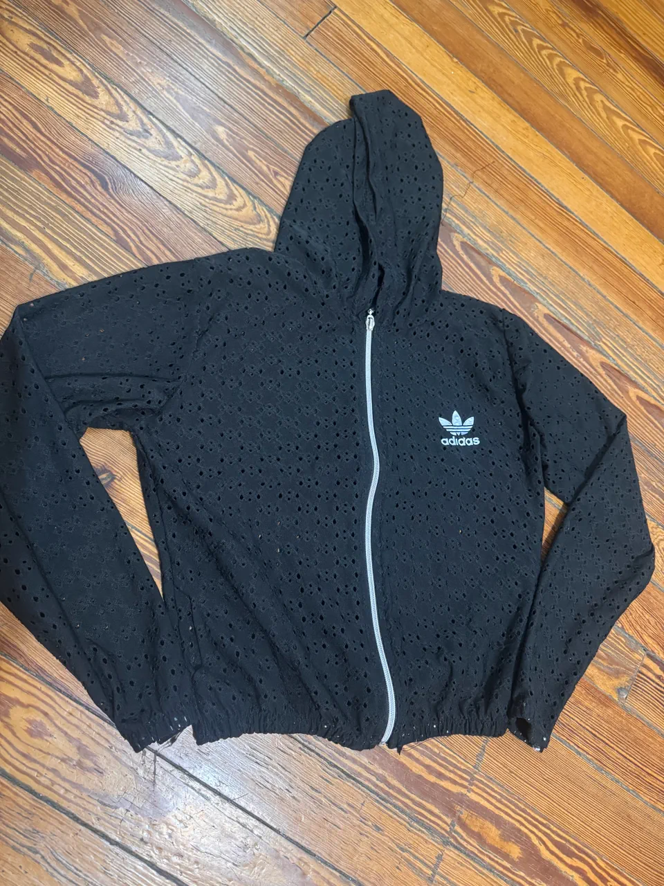 Buzo adidas · Talle 2