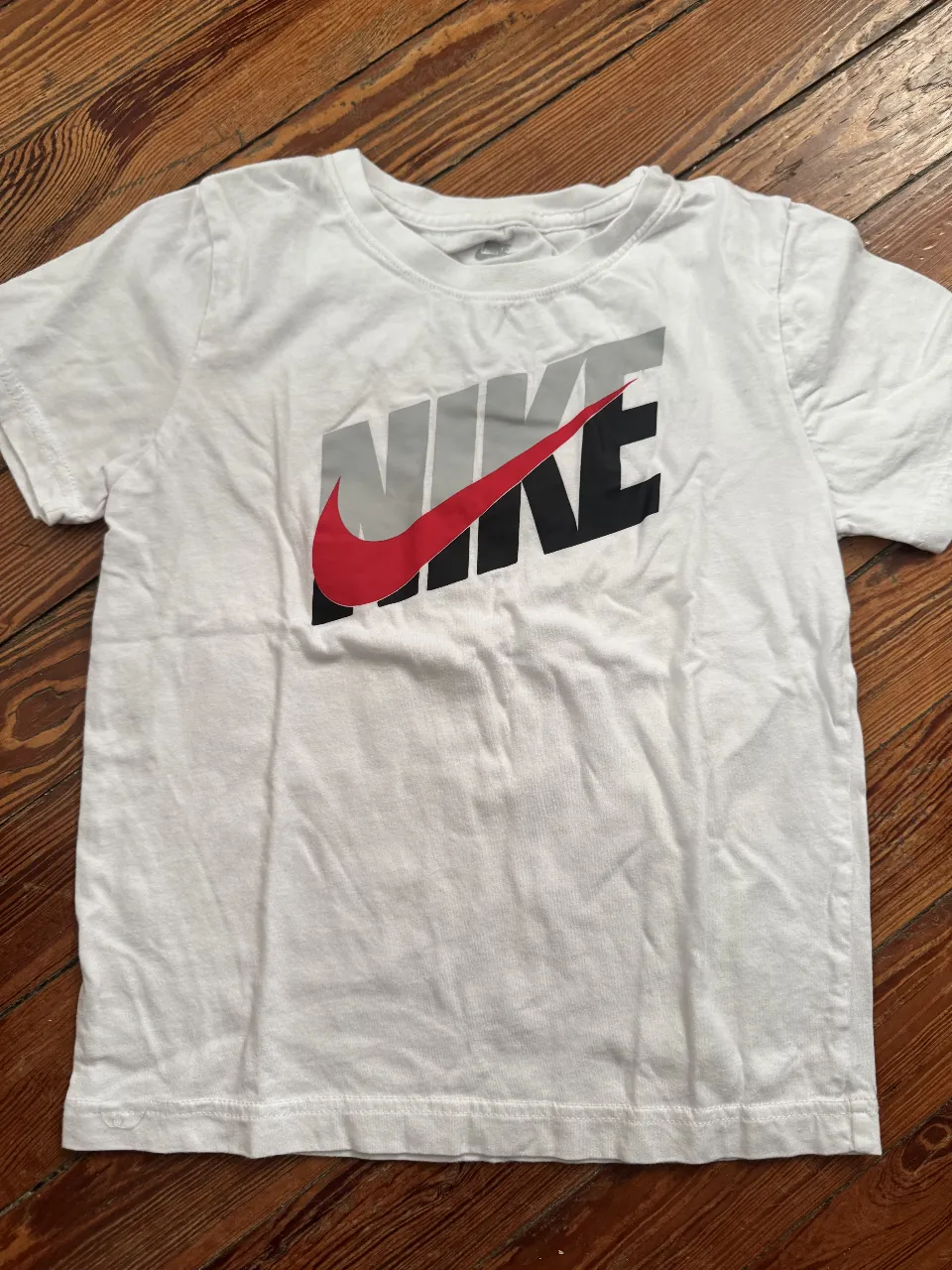 Ropa para ocasiones Nike · Talle 7 años / 122 cm
